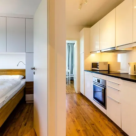 Vier Jahreszeiten 2-80 דירה