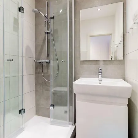 Vier Jahreszeiten 2-80 דירה *